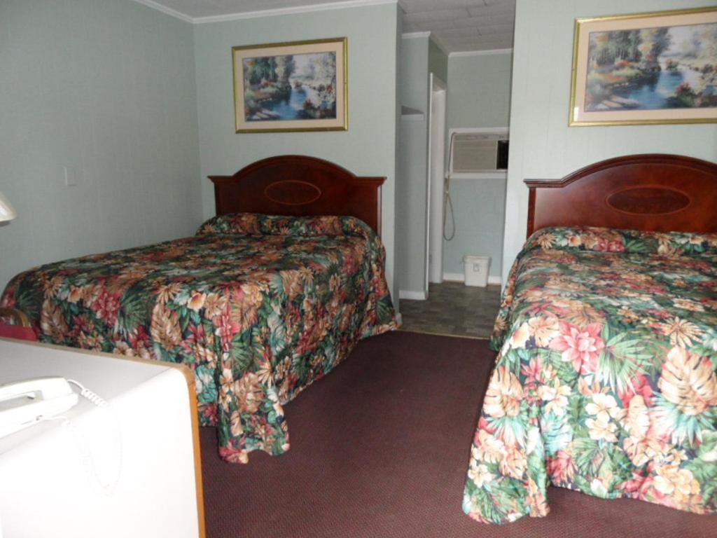 Skyland Motel - Cornelia Room photo